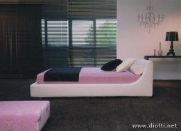 Camera da letto moderna rosa